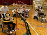 【⑦輪を握りひもの先のボールを転がしました】トリ⑥ IMG_0570(二宮ﾎﾞｯﾁｬ引いた)
